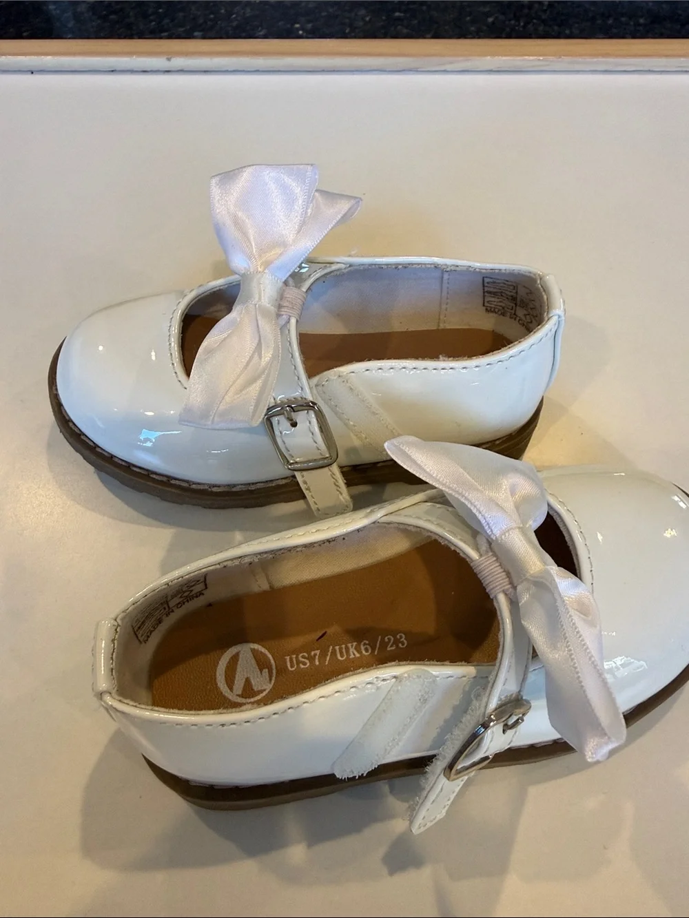 Girls White Patent Mary Jane Dress Shoes with Satin Bow